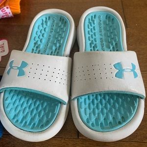 Under Armour girl size 11 slides